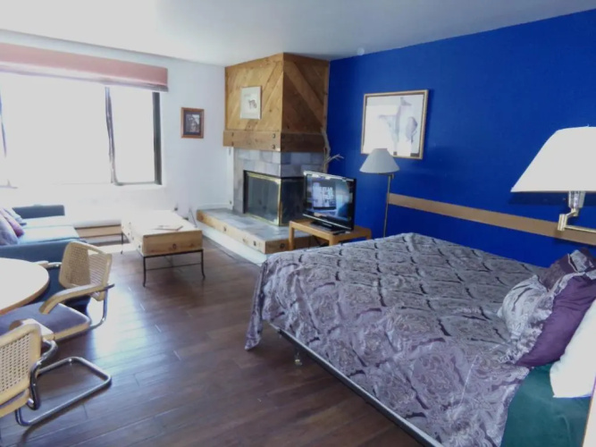 EWJP Edgewater Studio 1 Bath Lakeside Keystone