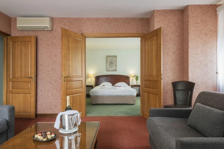 Prestige Single Suite