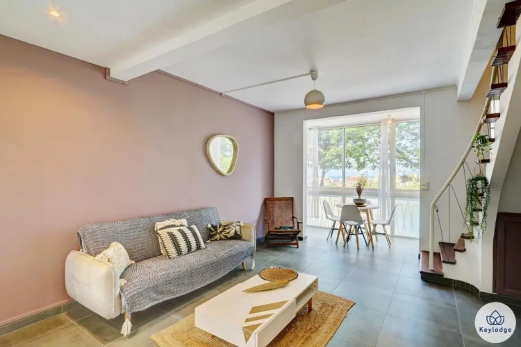 2 Bedrooms Apartment