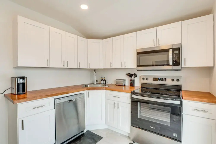 Home w/ Lake Views & Deck in New Jersey Highlands!