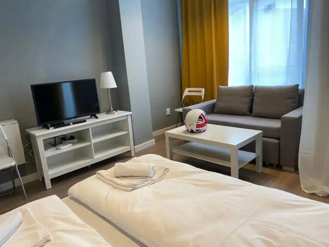 Manhattan Studio with workplace/ Student City