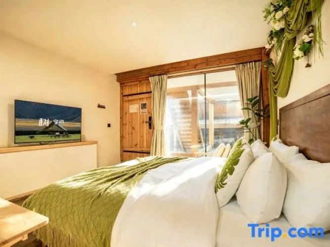 Standard Double room with courtyard view