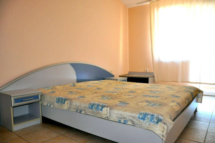 La Playa Apartments