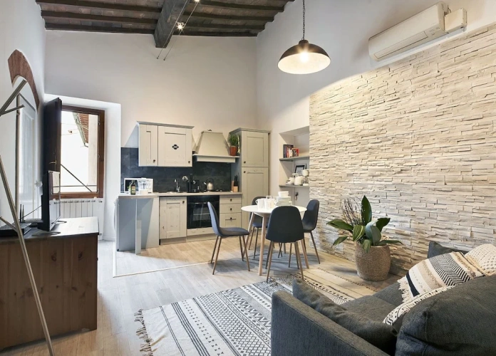2 Bedrooms Apartment