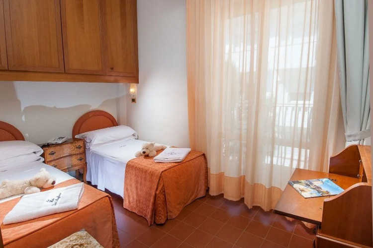 Dea Hotel