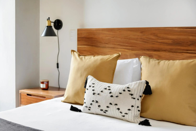Alcazar Apartments by Host Me Tender