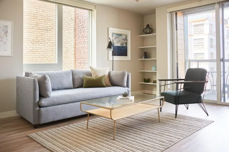2 Bedrooms Apartment