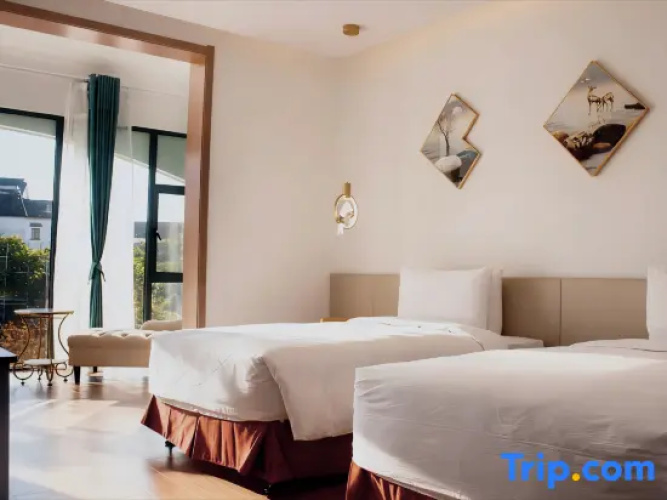 Standard Twin room with balcony and with sunset view