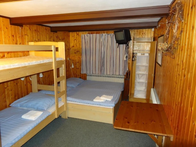 Standard Triple room
