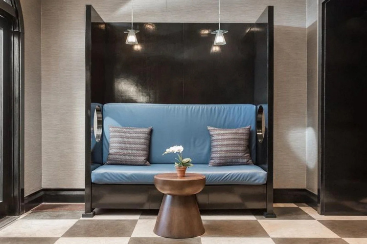 Park West Hotel