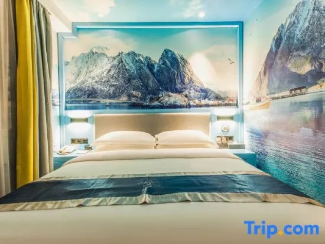Standard Double room with street view