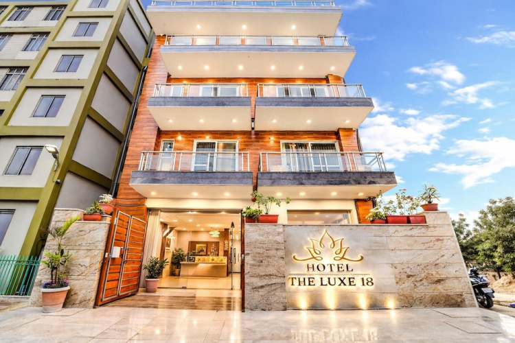 Hotel The Luxe 18 - Gurugram