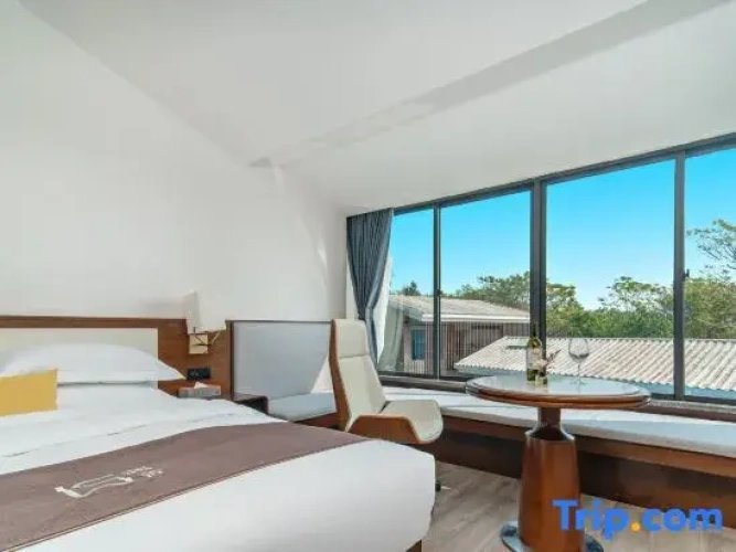 Standard Double room with view