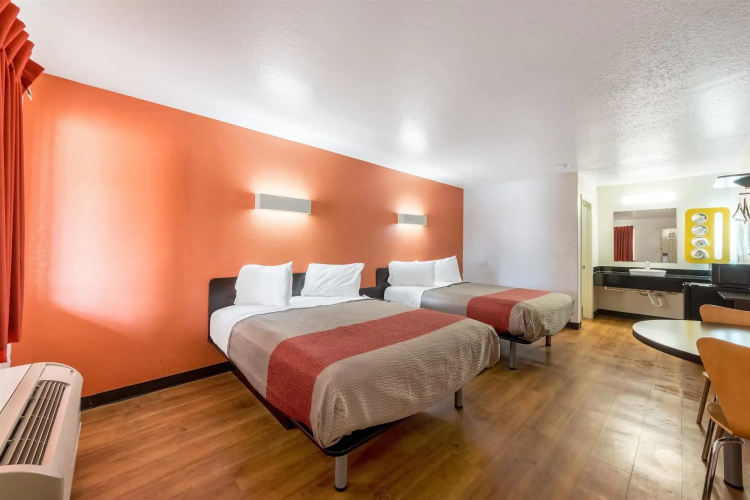 Motel 6 Seguin, TX