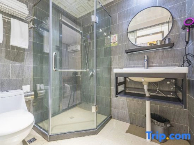 Youjian Hotel