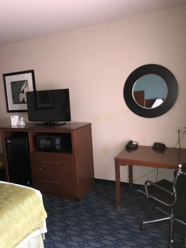 Country View Inn & Suites