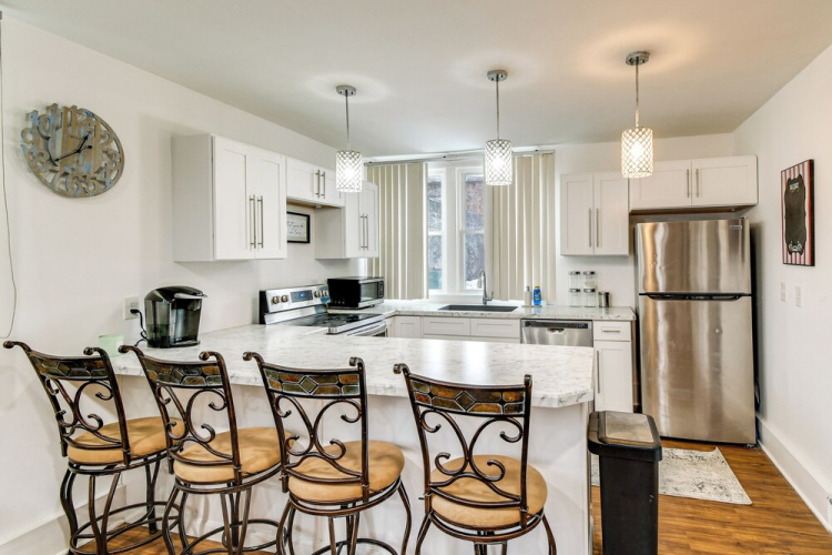 Explore Rochester! Charming Home 1 Mi to Downtown