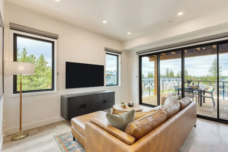The Aerie Suites by AvantStay – Modern Comfort with Mountain Views