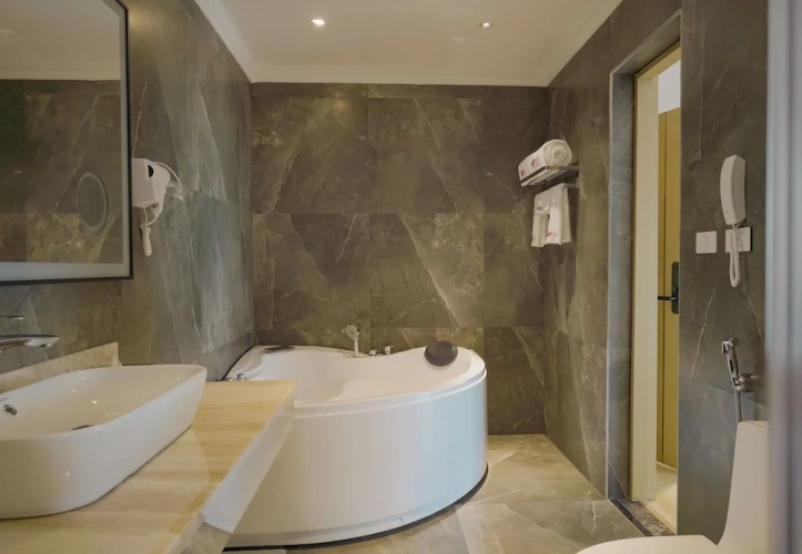 Deluxe Suite