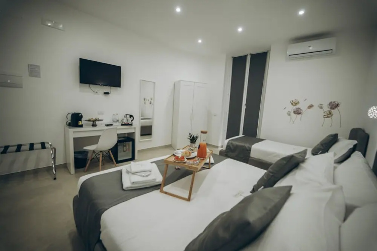 Dimora Fantasia Charme B&B