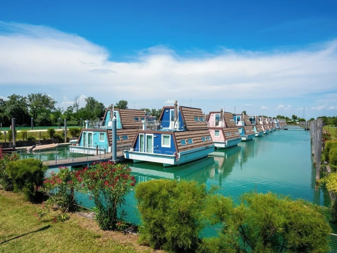 2 Bedrooms Duplex Cottage