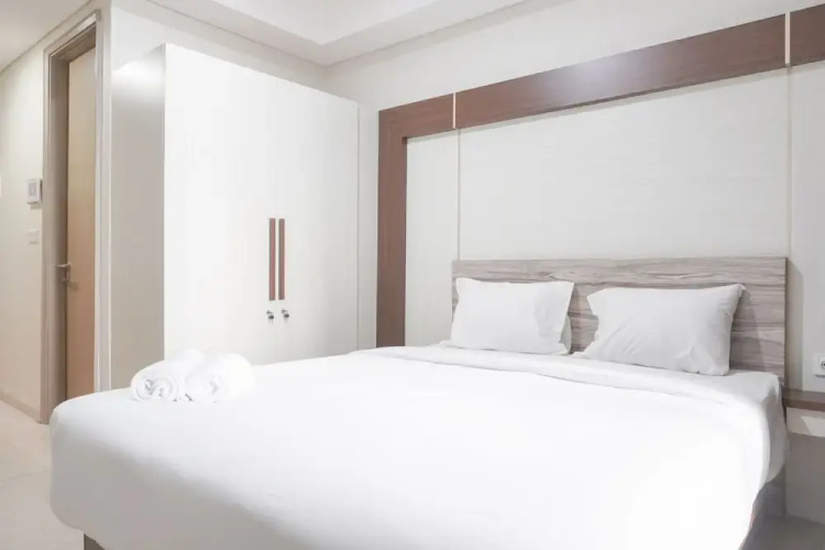 Fancy Designed Studio At Gold Coast Apartment