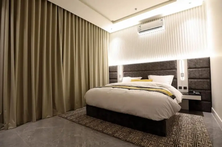 Deluxe Suite