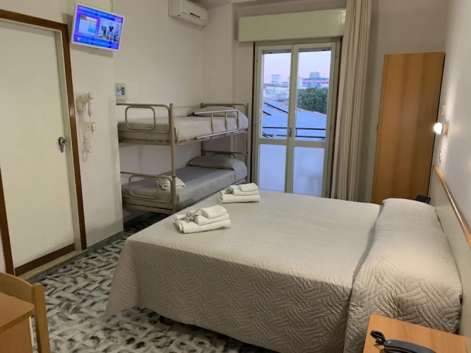 Standard Quadruple room