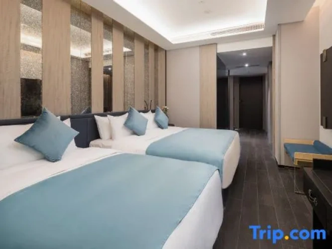 Premier room