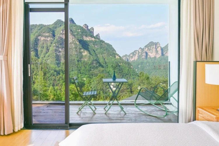 Luxury Double room with balcony and with land view