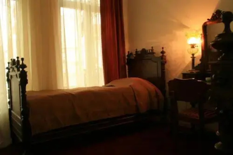 Hotel Pirosmani
