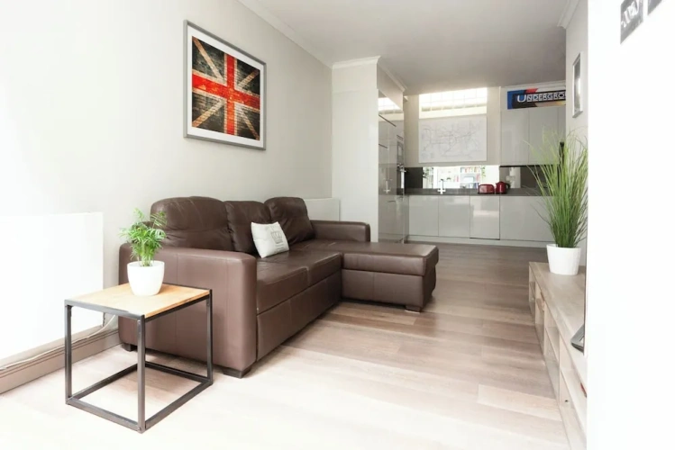 2 Bedrooms Apartment