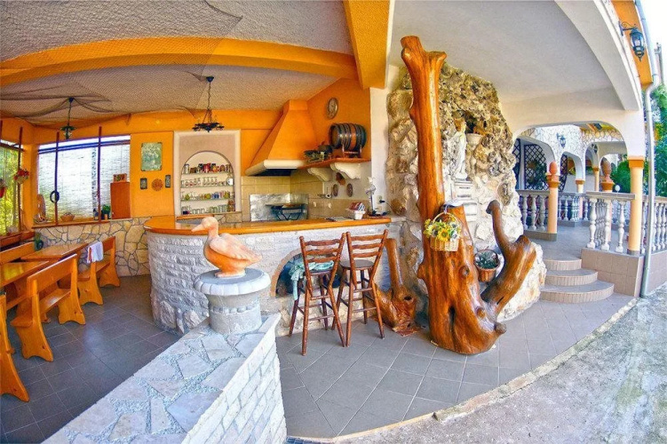 Olive Apartments