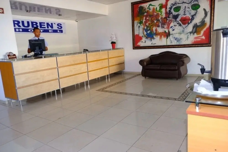 Ruben's Hotel
