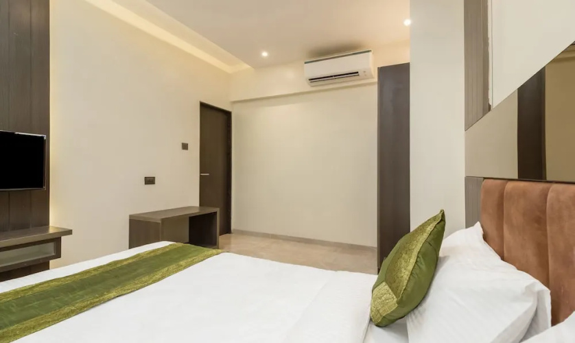 Treebo Oyster Suite