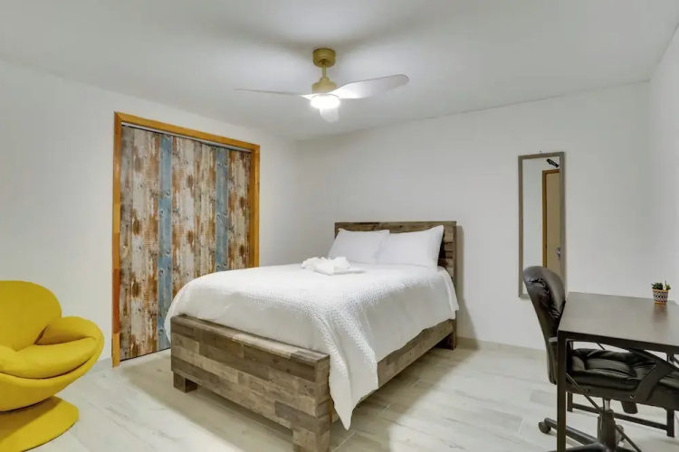 6 Mi to Barr Lake: Apt w/ Yard & Pool Access!
