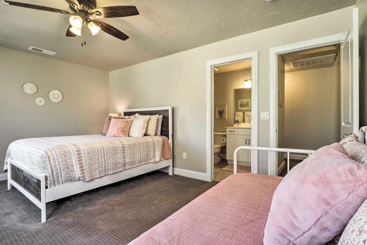3 Bedrooms Apartment