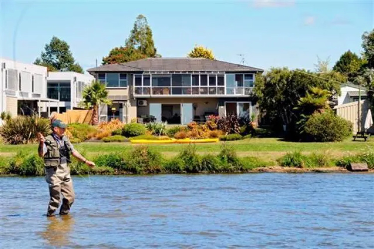 Ngongotaha Lakeside Lodge