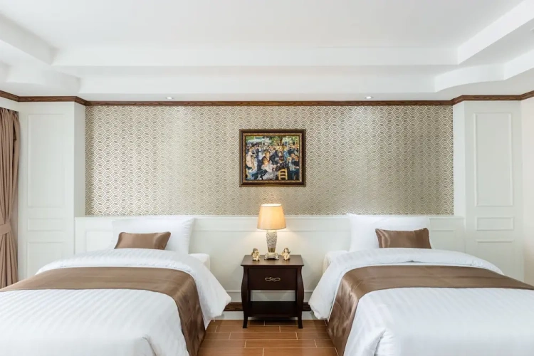 Deluxe Twin room with balcony