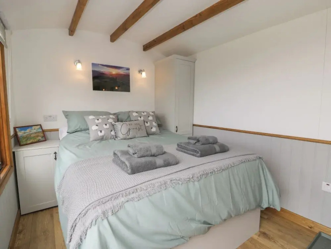 Tan Y Castell Shepherds Hut