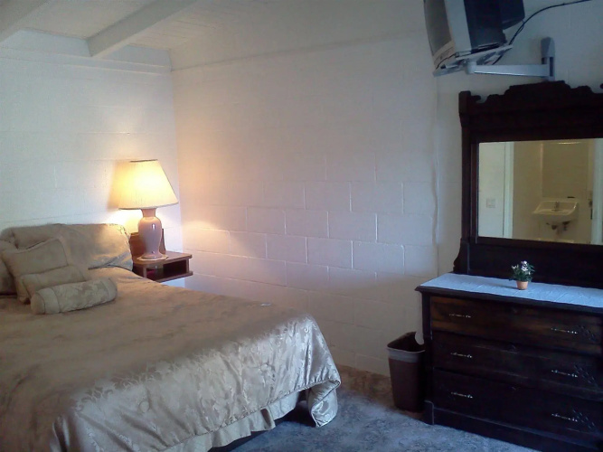 Apple Tree Inn