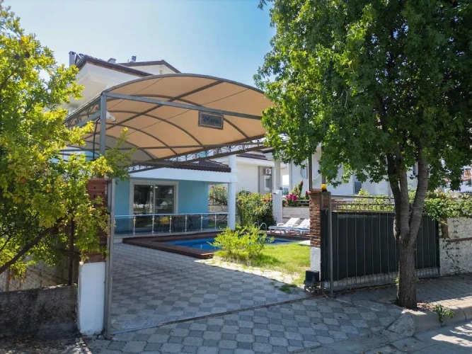 Family Villa with garden view