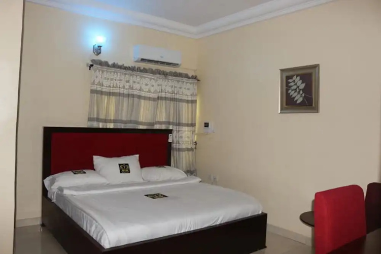 TommsVille Hotels