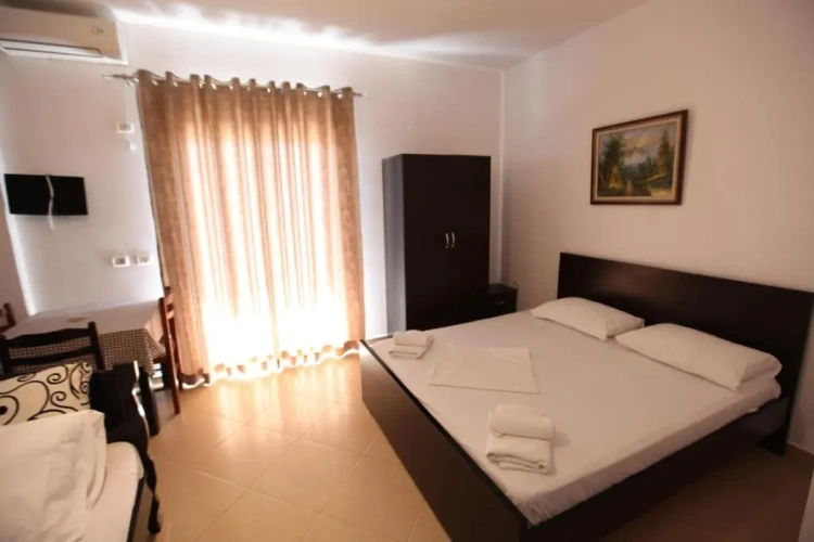Standard Triple room with balcony
