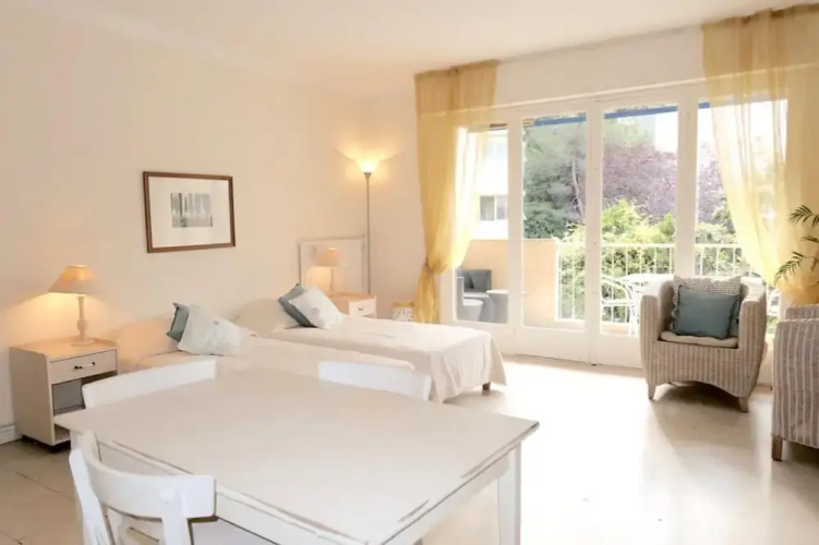 Large Studio apt for 2 With Balcony Walking Distance Croisette - 1977