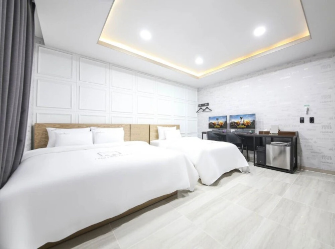 City Hotel