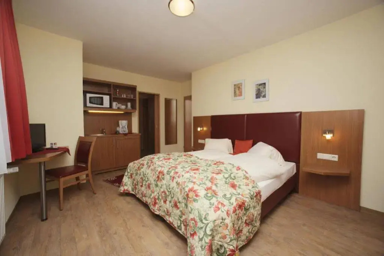Mountain Motel