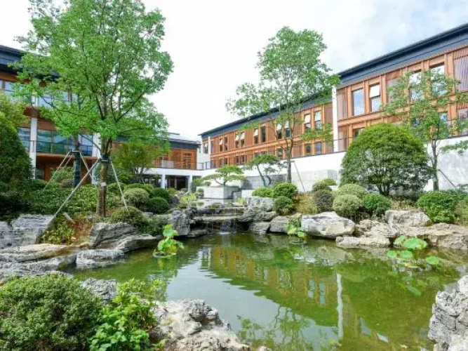Shengzhou Hotel