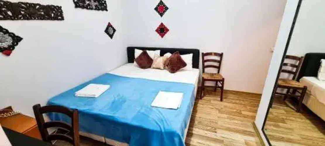 5 Stars High Hostel