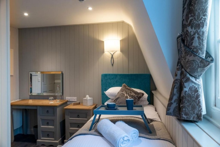 Deluxe Single room